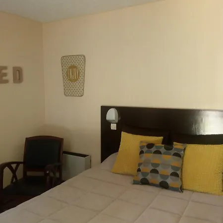 Papea Hotel 2*
