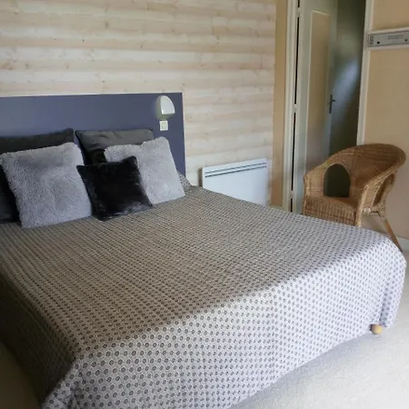 Hotel Papea 2*