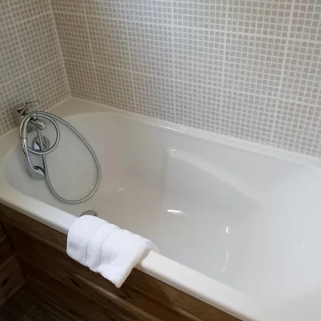 Papea Hotel 2*