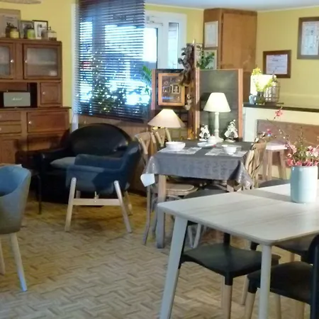Hotel Papea 2*
