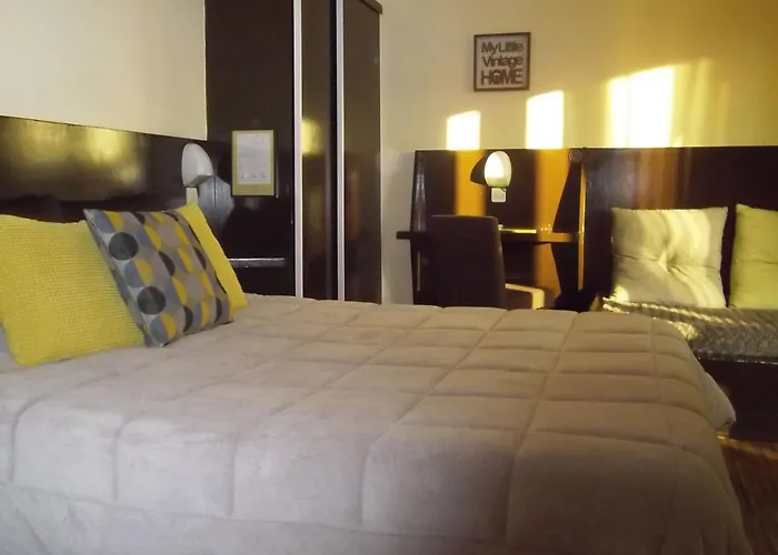 Papea Yvré-lʼÉvêque