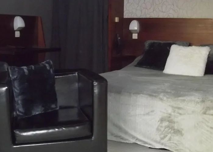 Papea Hotel Yvré-lʼÉvêque