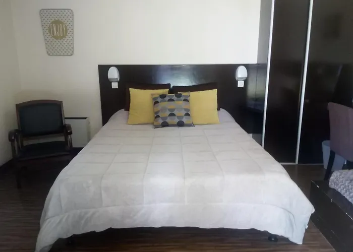 Papea 2* Yvré-lʼÉvêque