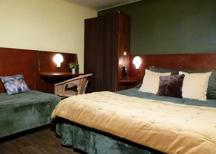 Hotel Papea Yvré-lʼÉvêque